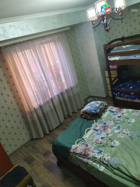 Դավիթաշենում 3 սենյականոց բնակարան