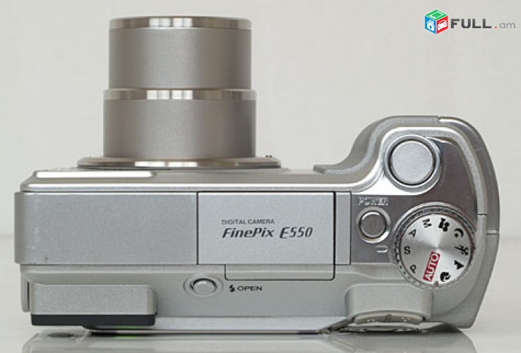 FUJIFILM E550 թվային տեսախցիկ 