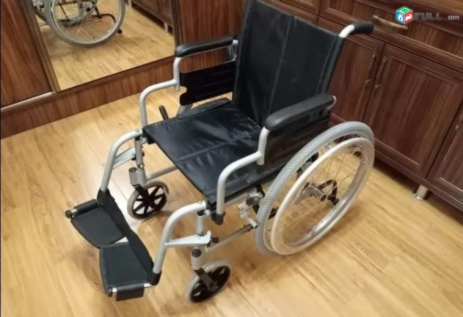 Срочно продаю  инвалидную коляску