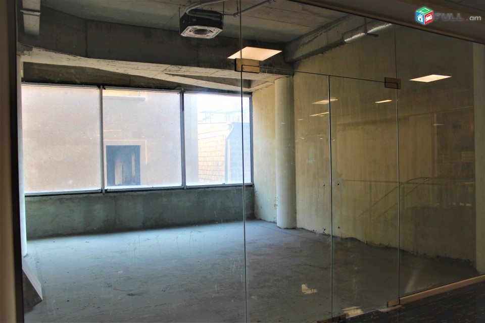 Գրասենյակային տարածք, Սայաթ-Նովա թաղամաս կենտրոնում, 39 ք.մ., for rent կոդ G1363