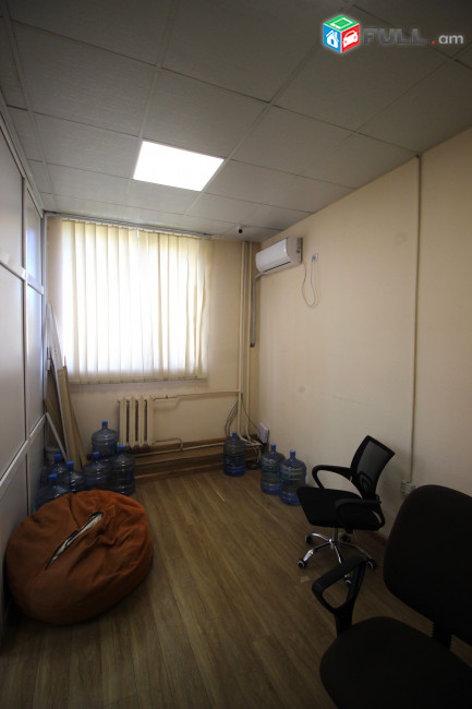 Խանջյան փողոցում գրասենյակային տարածք, For rent,  G1373 54 , մաքուր վիճակ 