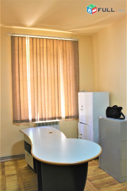 Գրասենյակային տարածք Վաղարշ Վաղարշյան փողոցում Արաբկիրում, 36 ք.մ. For rent Կոդ G1393
