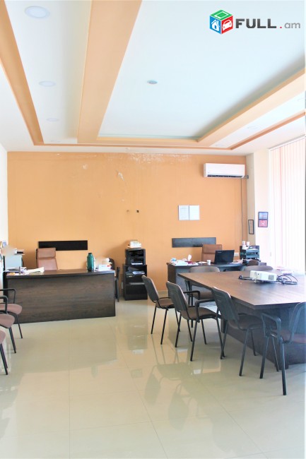 Վաճառվում է գրասենյակային տարածք Սայաթ Նովա պողոտայում,նորակառույցում կոդ C1245