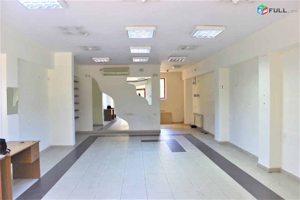 Գրասենյակային տարածք Թումանյան փողոցում կենտրոնում, 70 ք.մ.   Կոդ C1247