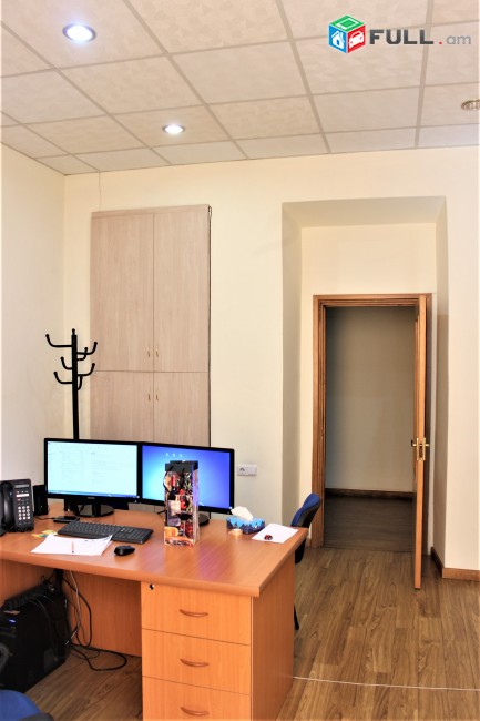 Գրասենյակային տարածք  Փոքր Կենտրոնում, 90 քմ, For rent, Կոդ G1413