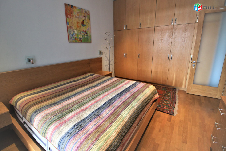 Մոսկովյան փողոց,3 սենյականոց բնակարան,135քմ,3 սանհանգույց,for rent, Կոդ B1226
