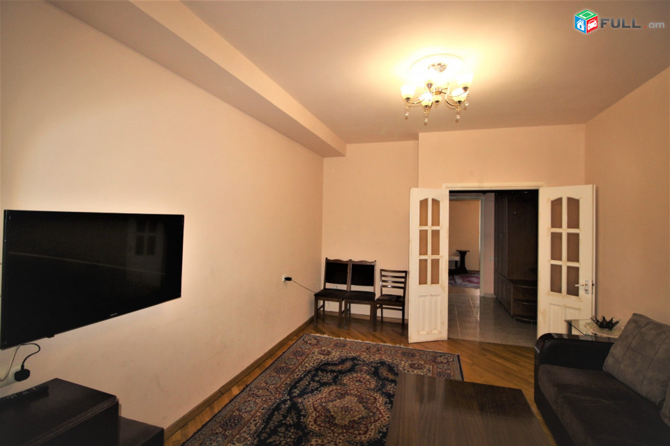 Մոսկովյան փողոց, 2 սենյականոց բնակարան, 72քմ, for rent, Կոդ B1057