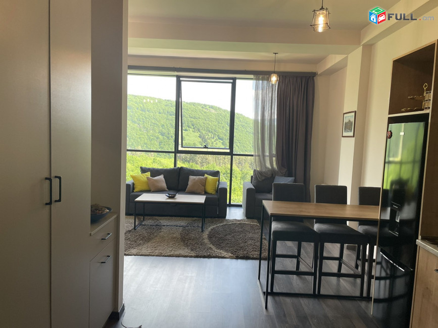 3 սենյականոց բնակարան նորակառույց շենքում Ծաղկաձորում,85քմ, for rent, Կոդ B1300