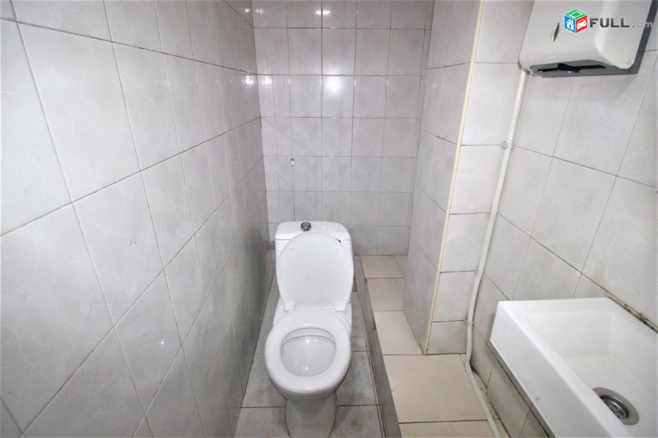 Բազմաֆունկցիոնալ գույք կենտրոնում,42քմ.,for rent,Կոդ G1585