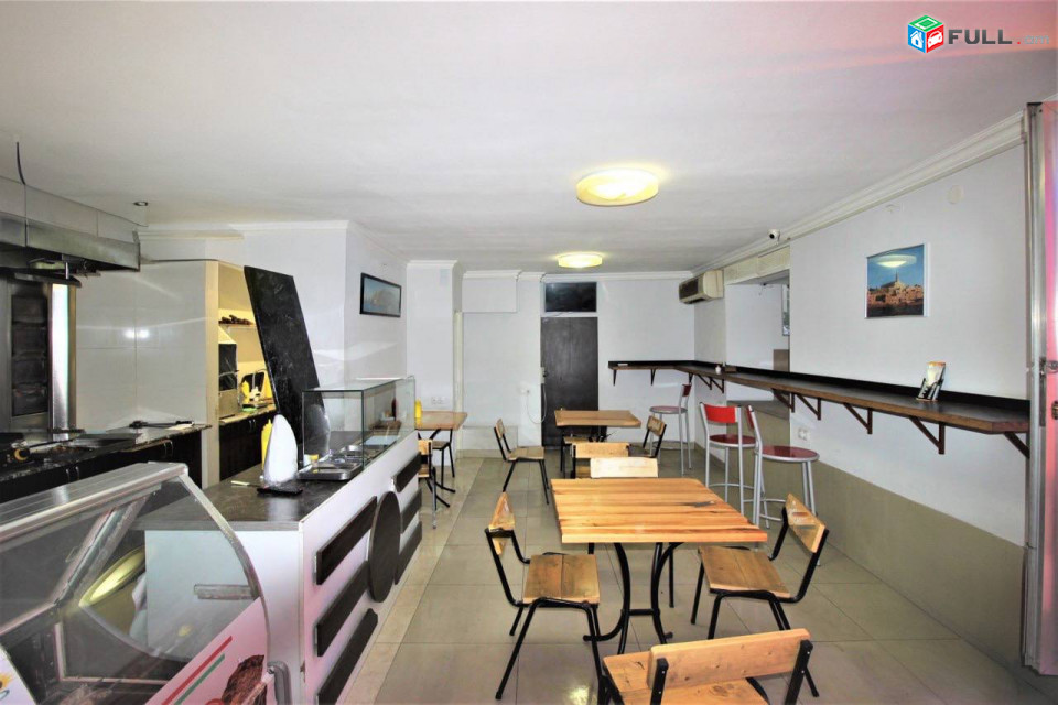 Բազմաֆունկցիոնալ գույք կենտրոնում,42քմ.,for rent,Կոդ G1585