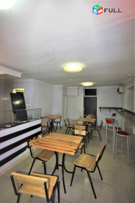 Բազմաֆունկցիոնալ գույք կենտրոնում,42քմ.,for rent,Կոդ G1585