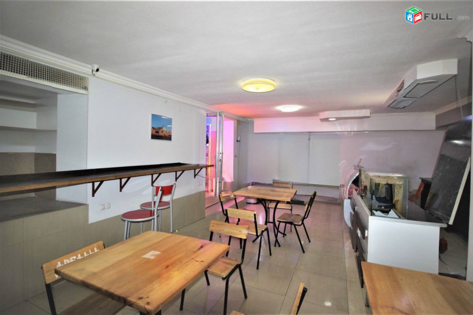 Բազմաֆունկցիոնալ գույք կենտրոնում,42քմ.,for rent,Կոդ G1585