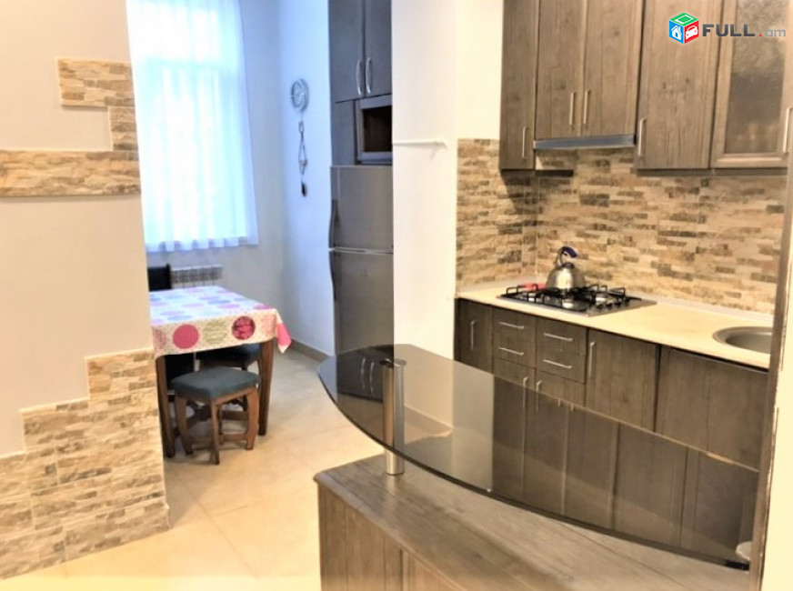 Դերենիկ Դեմիրճյանի փողոց,3 սենյականոց բնակարան,for rent,Կոդ B1375