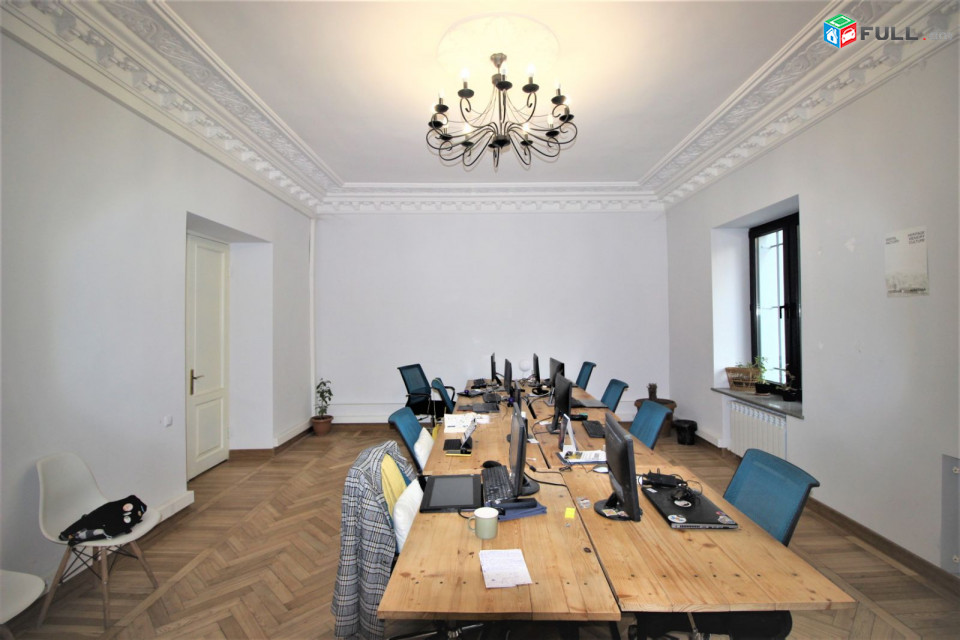 Գրասենյակային տարածք Մոսկովյան փողոցում կենտրոնում, 150 ք.մ,for rent,Կոդ G1722