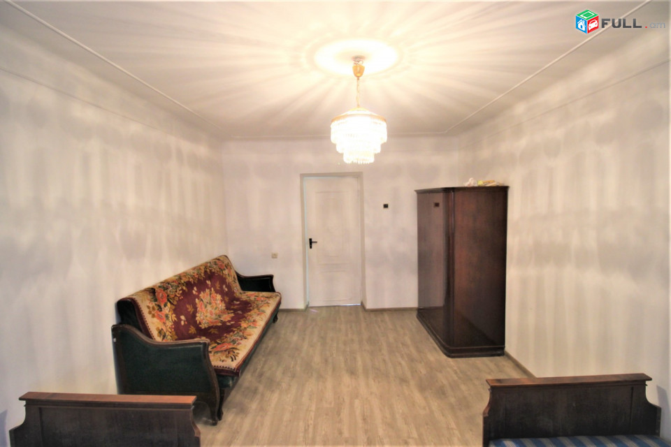 Գրիգոր Լուսավորչի փողոց,3 սենյականոց բնակարան,100քմ,for rent,Կոդ B1396