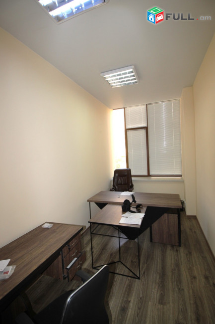 Գրասենյակային տարածք Հակոբ Հակոբյան փողոցում, 45քմ, for rent, կոդ G1940