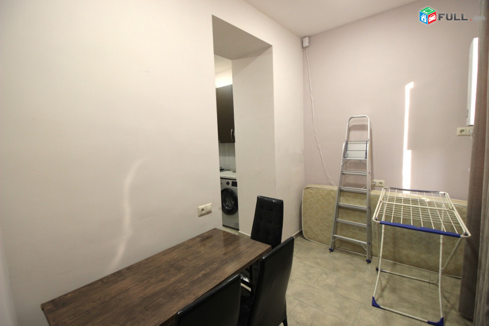 2 սենյականոց բնակարան Չարենցի փողոցում, 65 քմ, կապիտալ վերանորոգված, քարե շենք Կոդ B1476