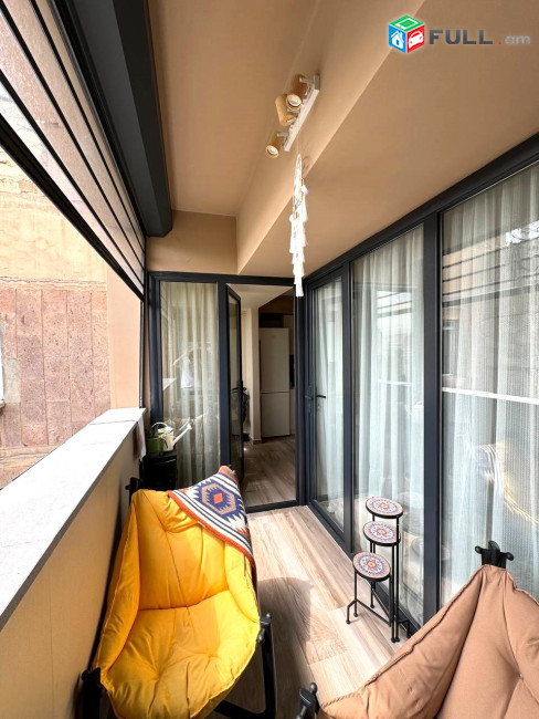 Վաճառվում է 2 սենյականոց բնակարան Մարշալ Բաբաջանյանի փողոցում, 60 քմ, դիզայներական ոճով վերանորոգված, For sale, կոդ C1615