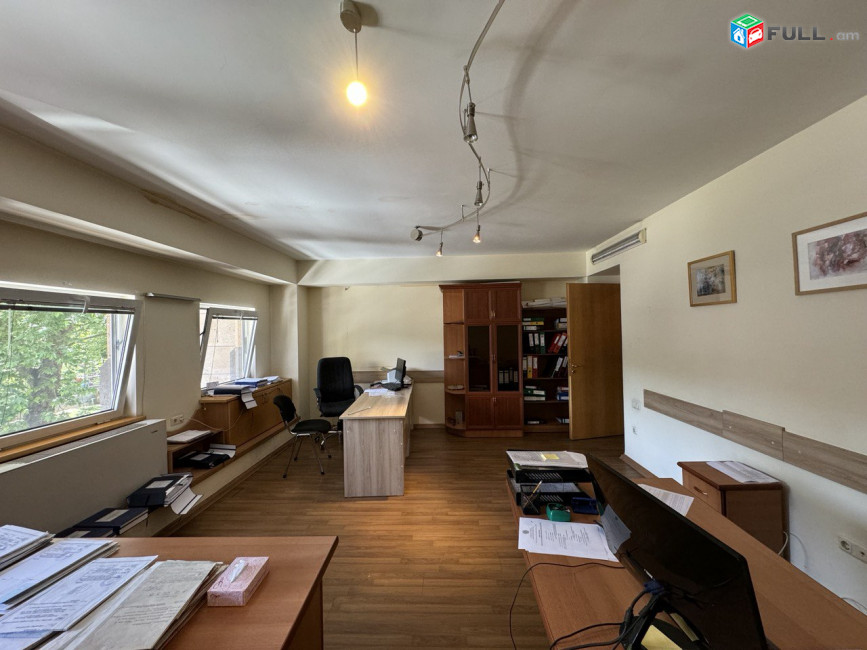 Բուզանդ փողոցում, նորակառույցում, վարձով է տրվում գրասենյակային տարածք, For rent, կոդ G1209