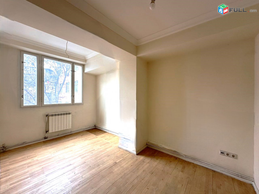 Վարձով է տրվում գրասենյակային տարածք։ For rent կոդ G2571