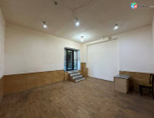 կենտրոնում վարձով է տրվում ապակյա ճակատով կոմերցիոն տարածք։ For rent կոդ G26521