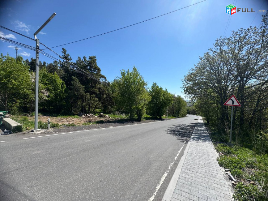 Հողատարածք հասարակական շինությունների համար,  Ծաղկաձորում, 2000 քմ, Կոդ H1000