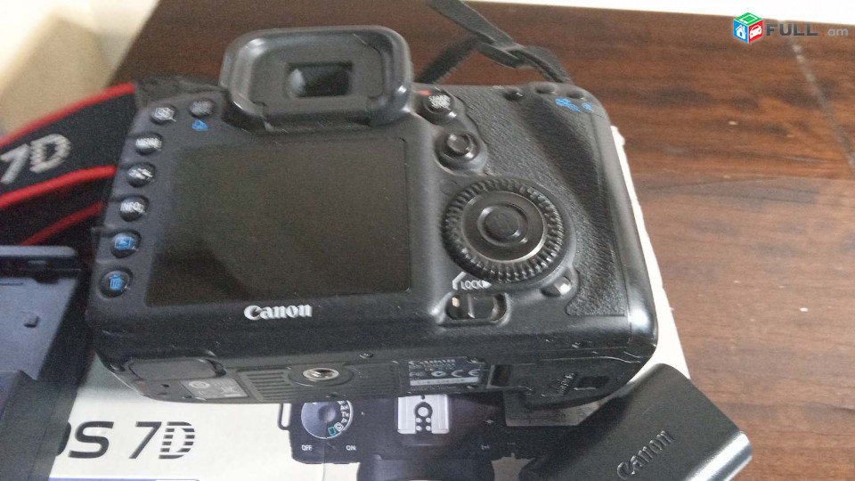 Canon EOS 7D 18 MP CMOS Digital SLR Camera Body. + Canon EF-S 18-55mm f3.5-5.6 IS II.
