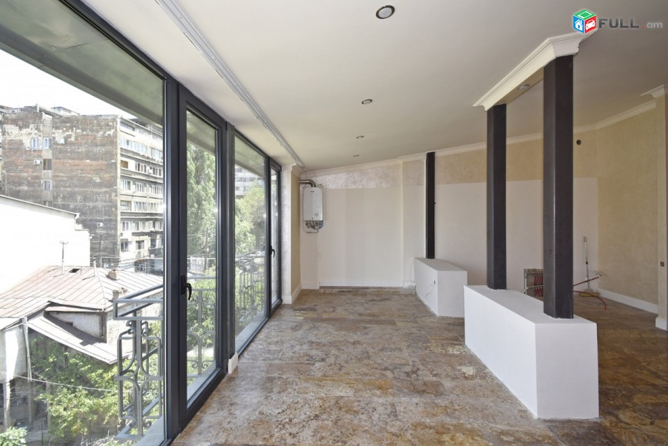 4 սենյականոց նոր վերանորոգված բնակարան Penthouse Չարենց փողոցում