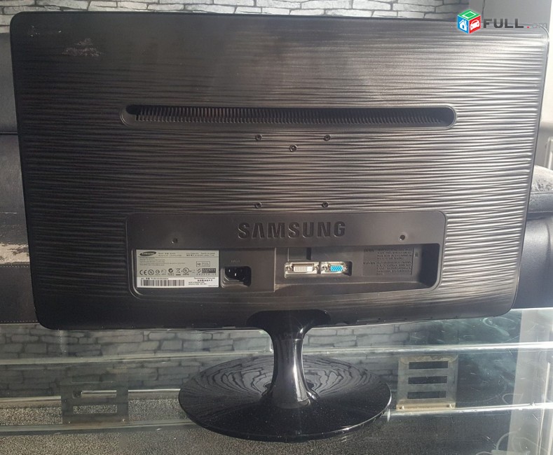 Samsung monitor 24” 