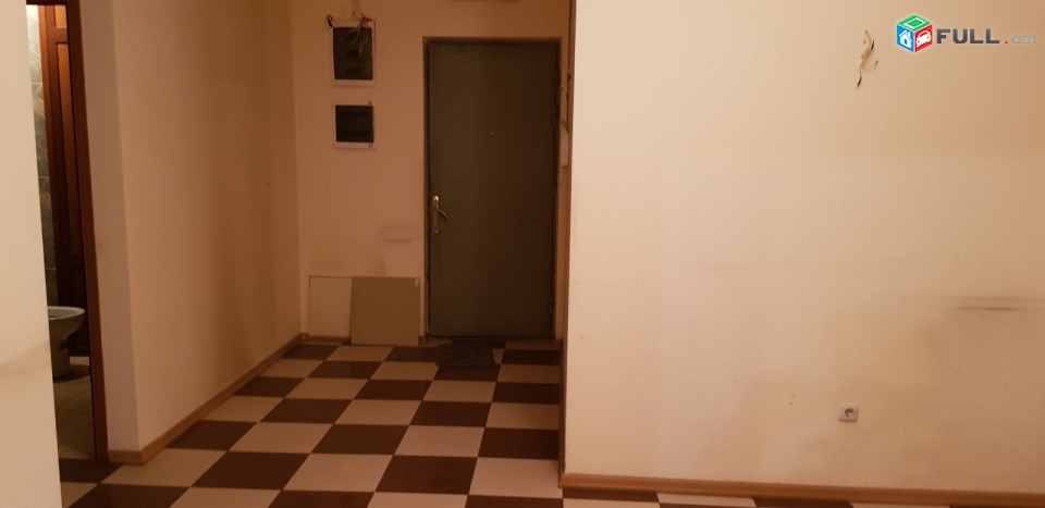 Կոդ-13451: Վաճառվում է 5 սենյականոց բնակարան Հյուսիսային պողոտայում