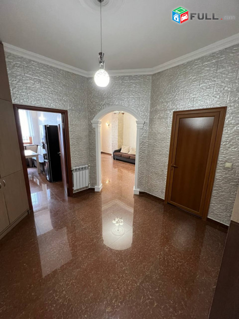 Արաբկիր, Հրաչյա Քոչար փողոց նորակառույց շենք