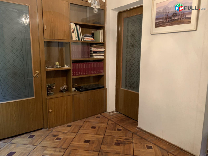 3 սենյականոց բնակարան Նալբանդյան փողոցում