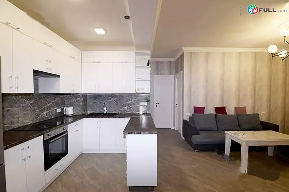 3 սենյականոց բնակարան նորակառույց շենքում Ամիրյան փողոց Հրապարակի մոտ