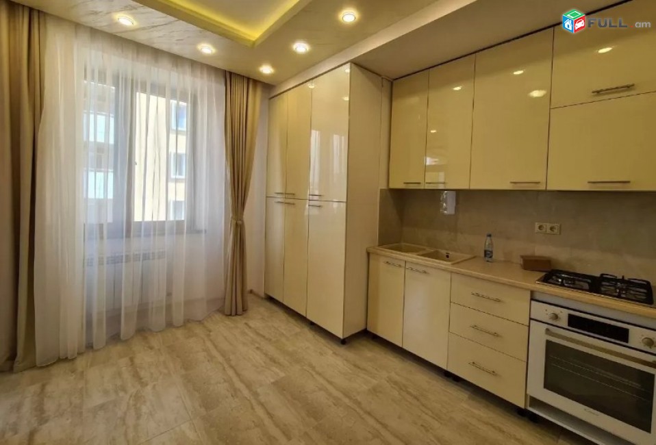 Վաճառվում է 3 սենյականոց բնակարան նորակառույց շենքում