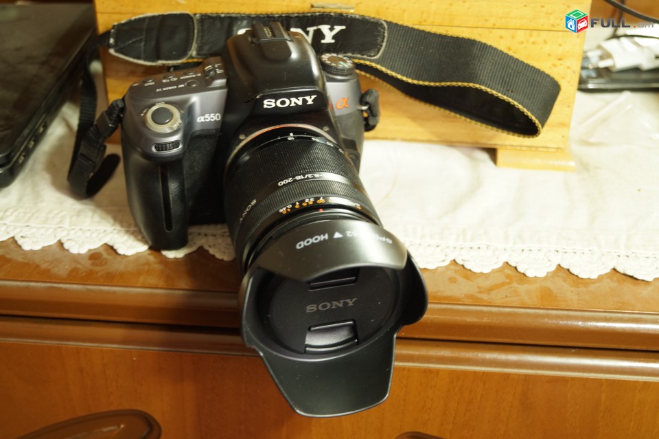 Sony Alpha DSLR-A550 14.2MP Digital SLR Camera.+Mec lens tamron 18-270 f/3.5-5.6 zoom lens.