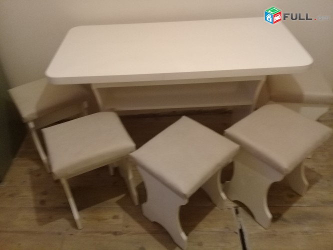 Սեղաններ և աթոռներ խոհանոցի համար
