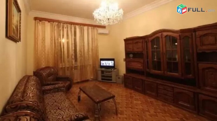 AL7136 Վարձով - 3 սենյականոց բնակարան Մոսկովյան փողոց, Օպերայի մոտ