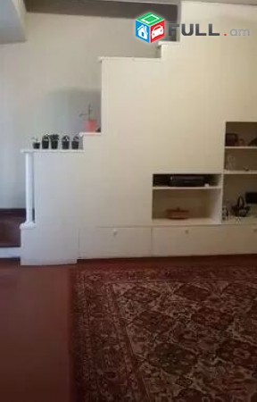 AL7952 Վարձով 4 սենյականոց բնակարան Չարենց փողոցում