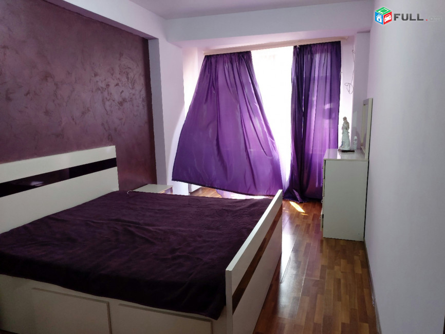 Վաճառվում է 3 սենյականոց բնակարան "Երազ" թաղամասում