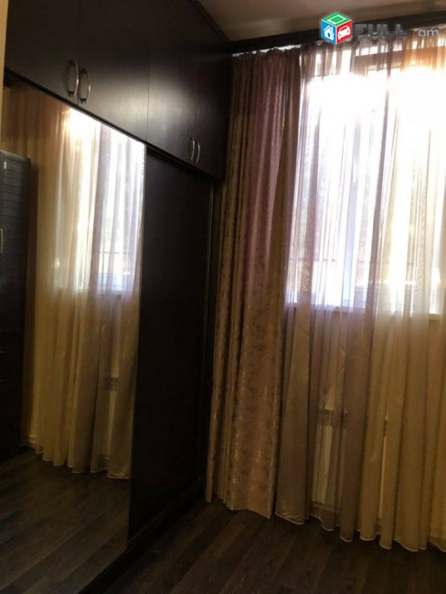 Վաճառվում է 3 սենյականոց բնակարան Լվովյան Փողոցում