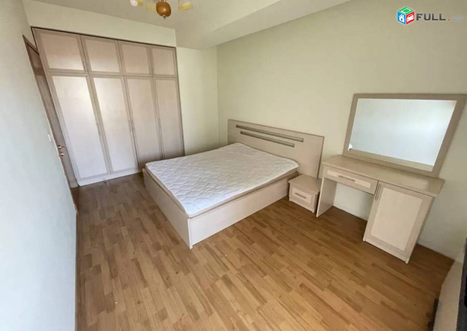 3 սենյականոց բնակարան նորակառույց շենքում Եզնիկ Կողբացու փողոցում