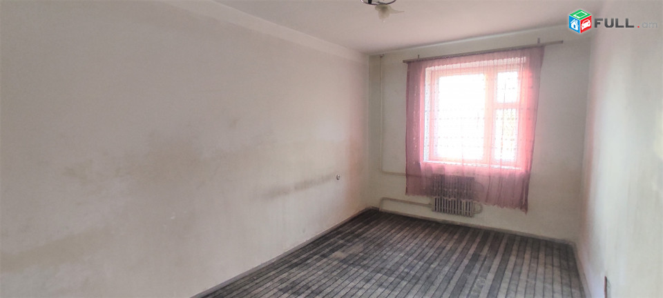 Վաճառվում է, 2+1 սենյականոց բնակարան Գյումրի Երևանյան խճուղի