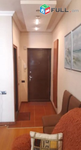 2 (ձևափոխած 3-ի) սենյականոց բնակարան Ալեք Մանուկյանի փողոցում, 60մք