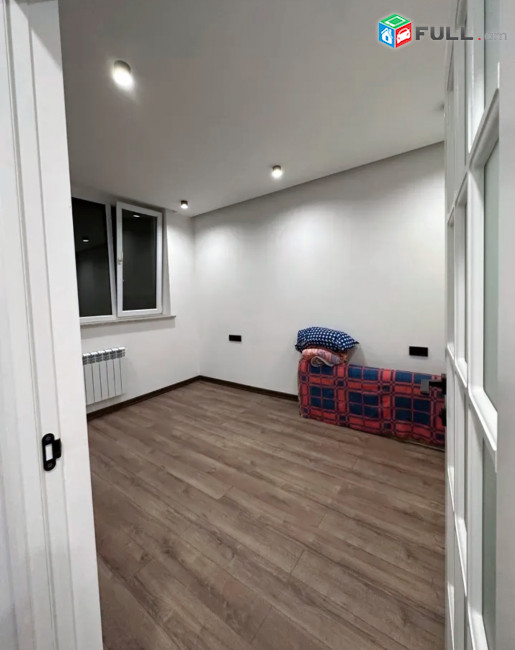 2 (ձևափոխած 3-ի) սենյականոց բնակարան Վիկտոր Համբարձումյանի փողոցում
