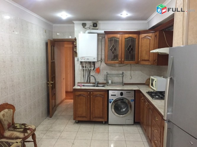 Վարձով 3 սենյականոց բնակարան Նար–Դոսի փողոցում, 93մք