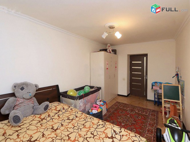 Վերանորոգված, 3-4 սենյակի ձեւափ. բնակարան Էրեբունիում, միջին հարկ Կոդ 3+32334