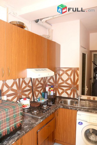 Նորոգված 2 սենյականոց բնակարան Արաբկիրում, Քարե շենք Կոդ 3+22118