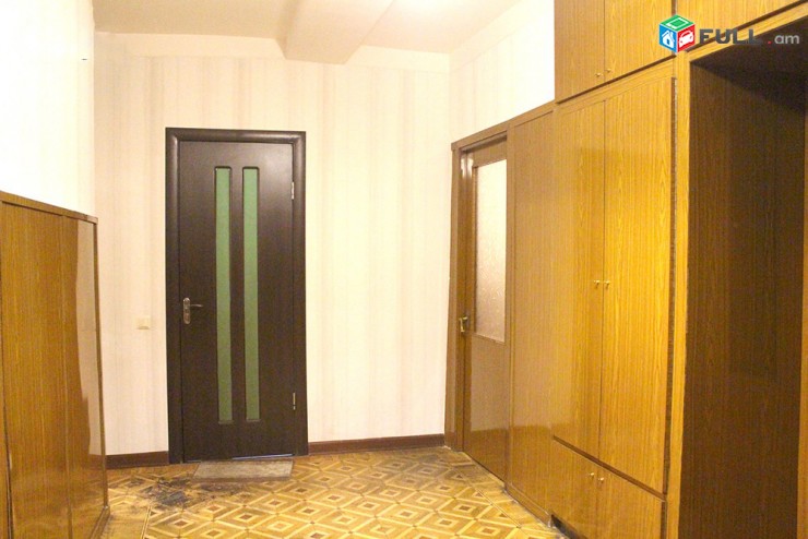 Նորոգված 3 սենյականոց արեւկողմ բնակարան Շենգավիթում Կոդ 10+31749