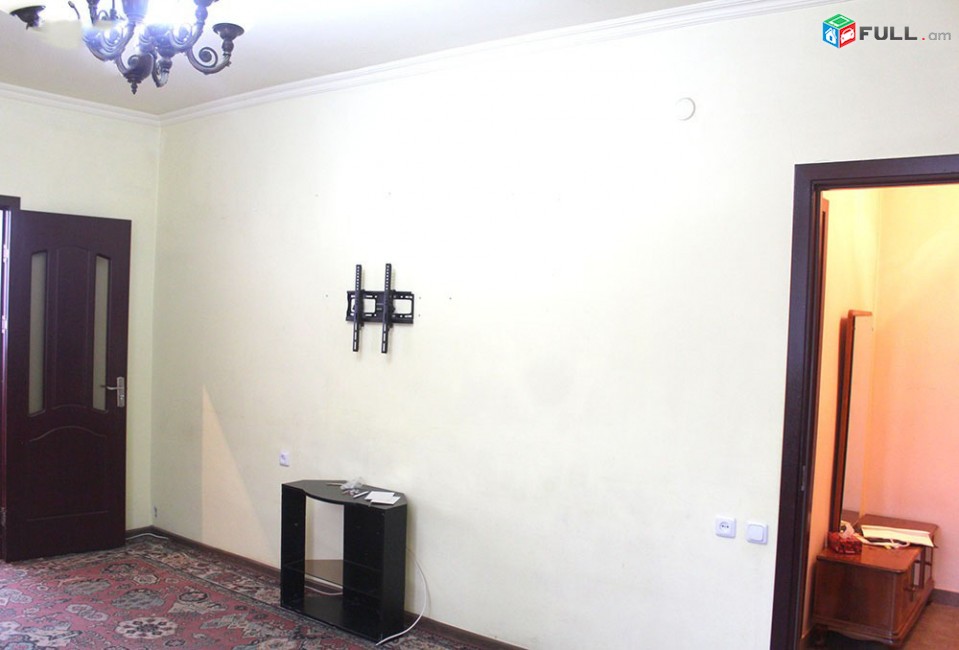 Սայաթ - Նովա պող. 2-3 սենյակի ձեւափոխված, արեւկողմ բնակարան Կոդ 5+22402