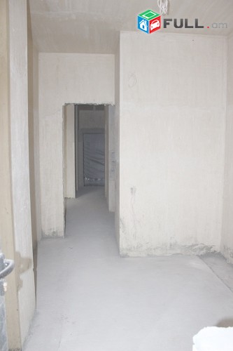 Նորակառույց շենք, 2-3 սենյակի ձևափոխված բնակարան Արաբկիրում կոդ 8 + 21828